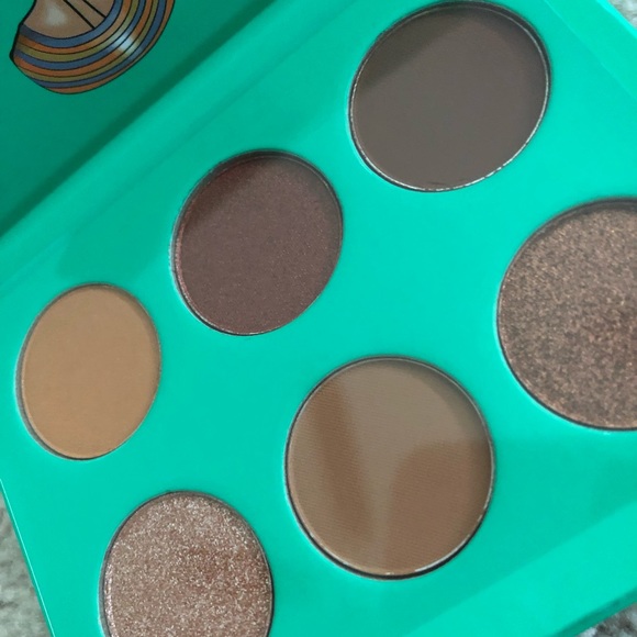 Juvia the Nubian Mini eyeshadow palette - Picture 3 of 3